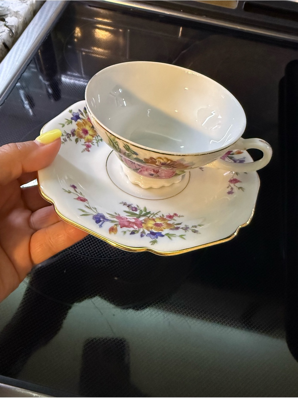 Fine Bone China Tea Cup and Saucer Set in Floral White with Gold Trim